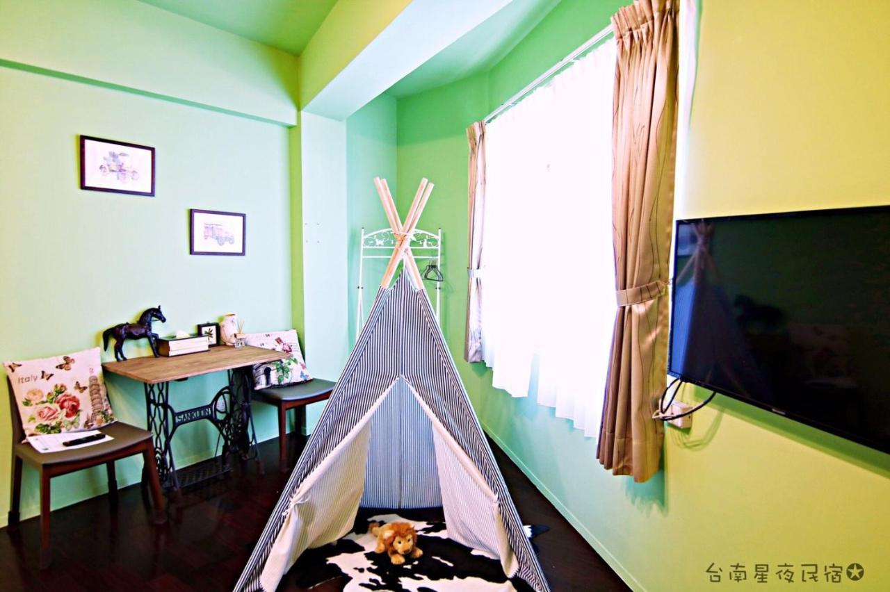 星夜神農 Apartment Tainan Bagian luar foto