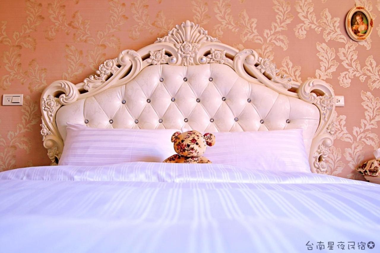 星夜神農 Apartment Tainan Bagian luar foto