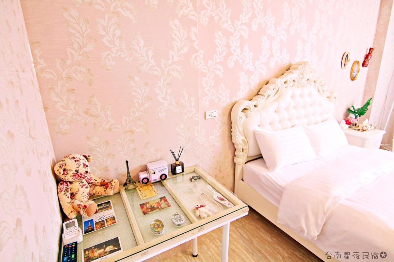 星夜神農 Apartment Tainan Bagian luar foto